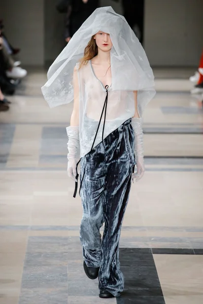 Look 36
